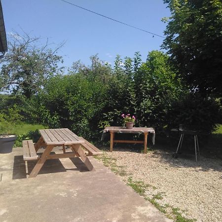 Grande Maison De Plain Pied Avec Jardin Arbore. Champignelles Exteriér fotografie
