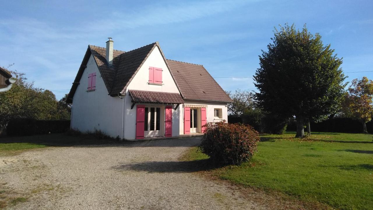 Grande Maison De Plain Pied Avec Jardin Arbore. Champignelles Exteriér fotografie