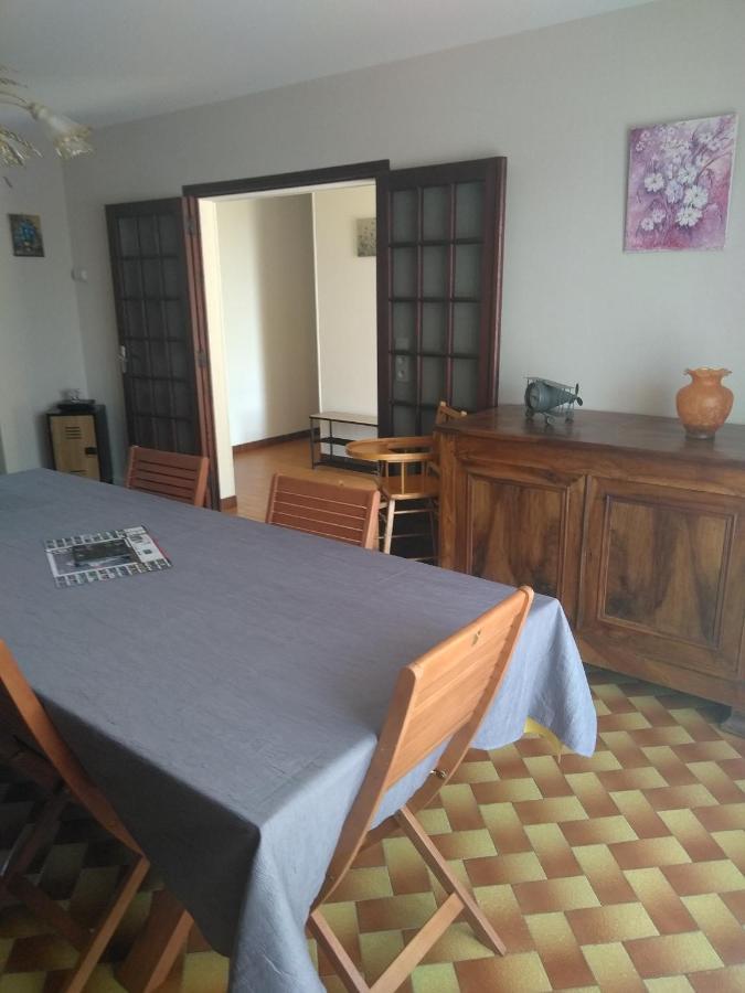 Grande Maison De Plain Pied Avec Jardin Arbore. Champignelles Exteriér fotografie