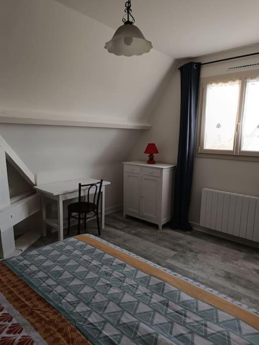 Grande Maison De Plain Pied Avec Jardin Arbore. Champignelles Exteriér fotografie
